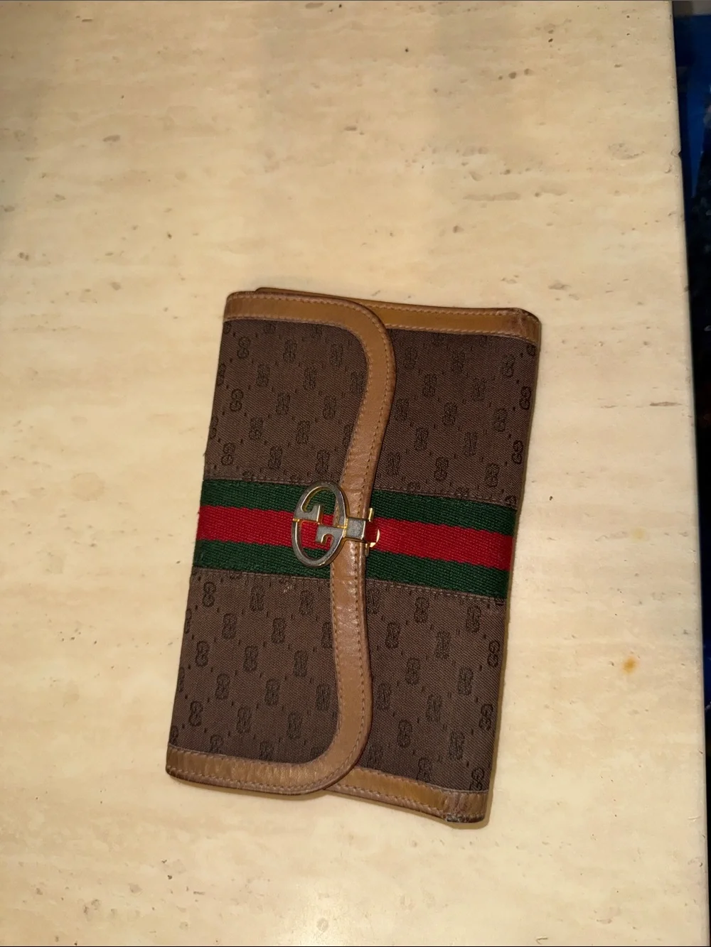 Gucci Tan Leather Card Wallet with Gold Logo Plaque